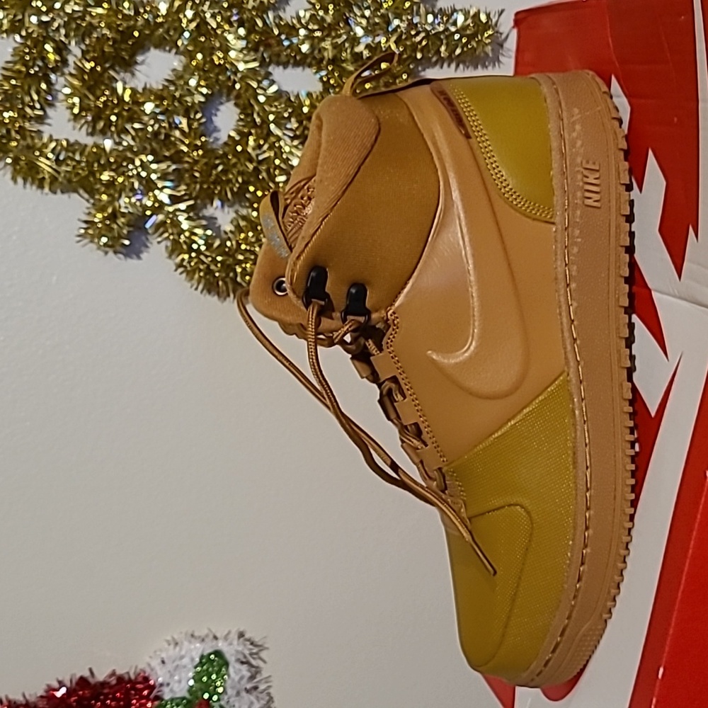 Mens Nike sneaker boots